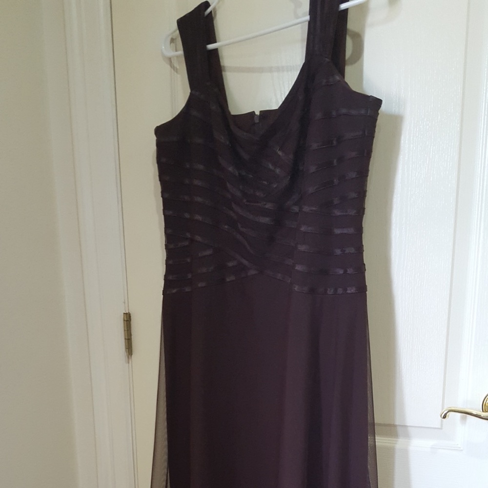 Brown dress. crossed ribbon applic dress chiffon